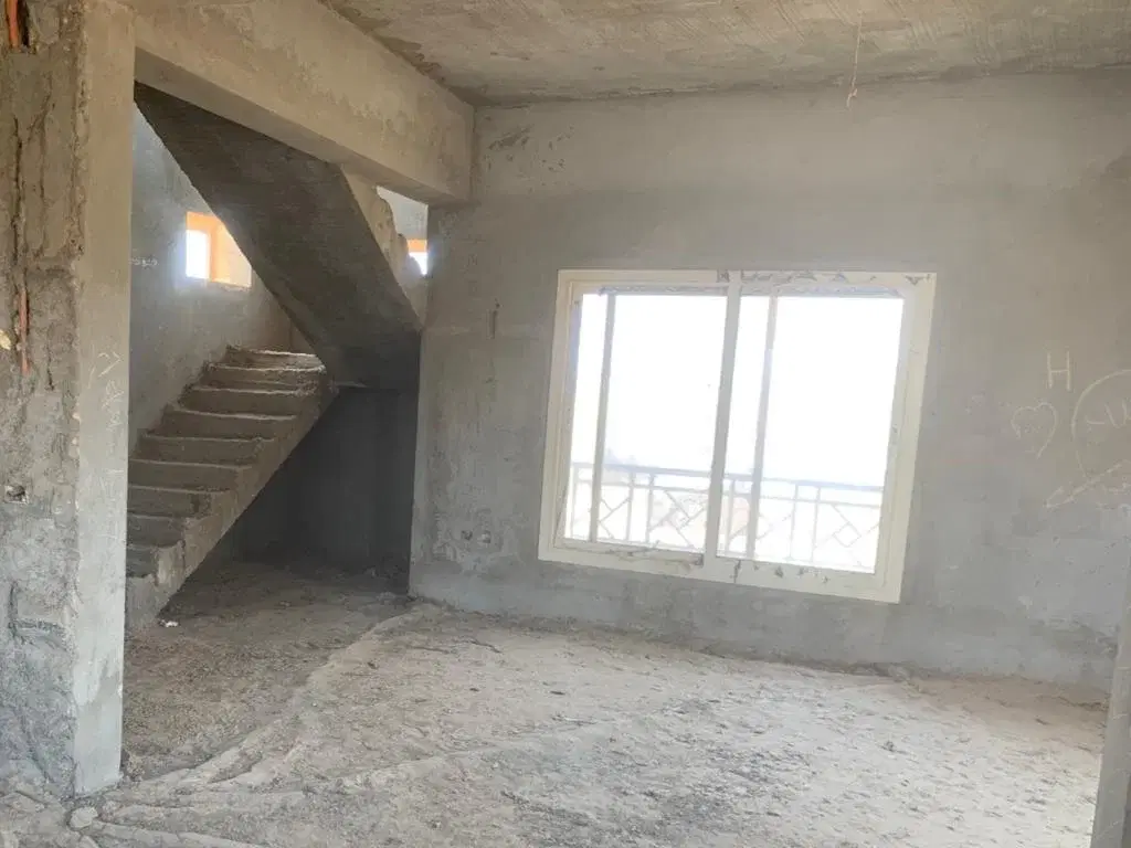 فيلا ٢٢٠ متر للبيع في أوفق جاردنز أمام مطار سفنكس