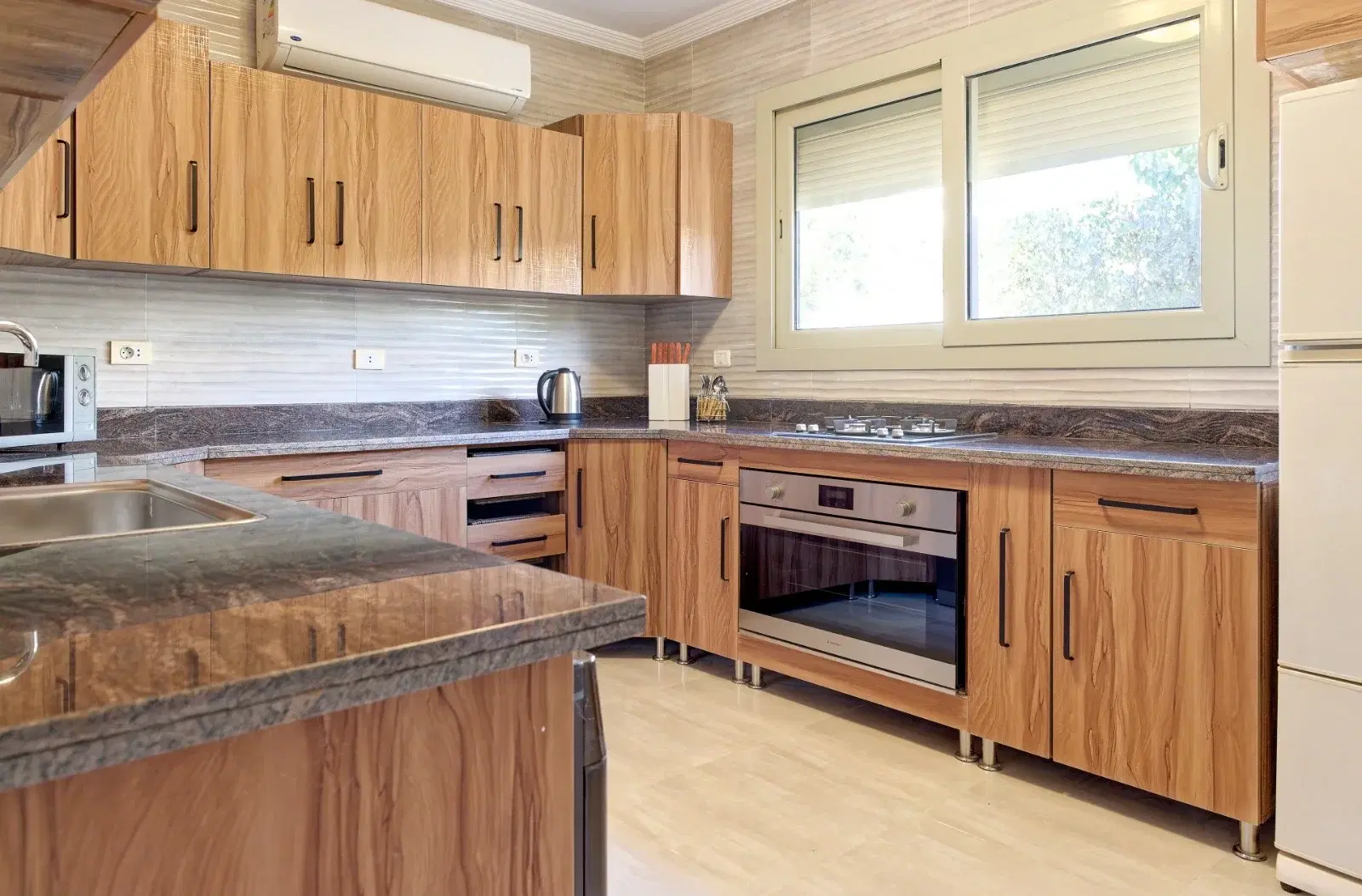 Luxurious Standalone Villa for Rent in CFC - Spacious Living with Modern Elegance