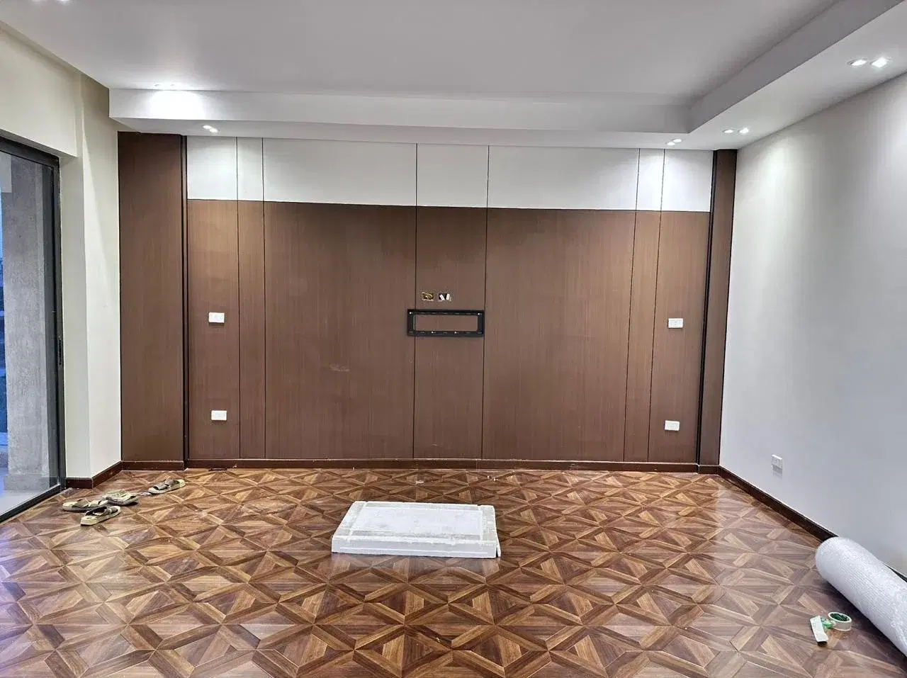 Penthouse with lake view for rent in Lake View Residence with private roof