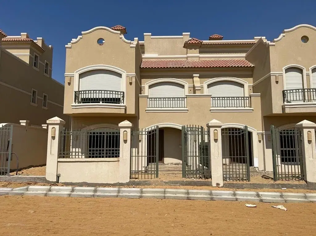 Twin house for sale on pool in El Patio Oro by La Vista, ready to move