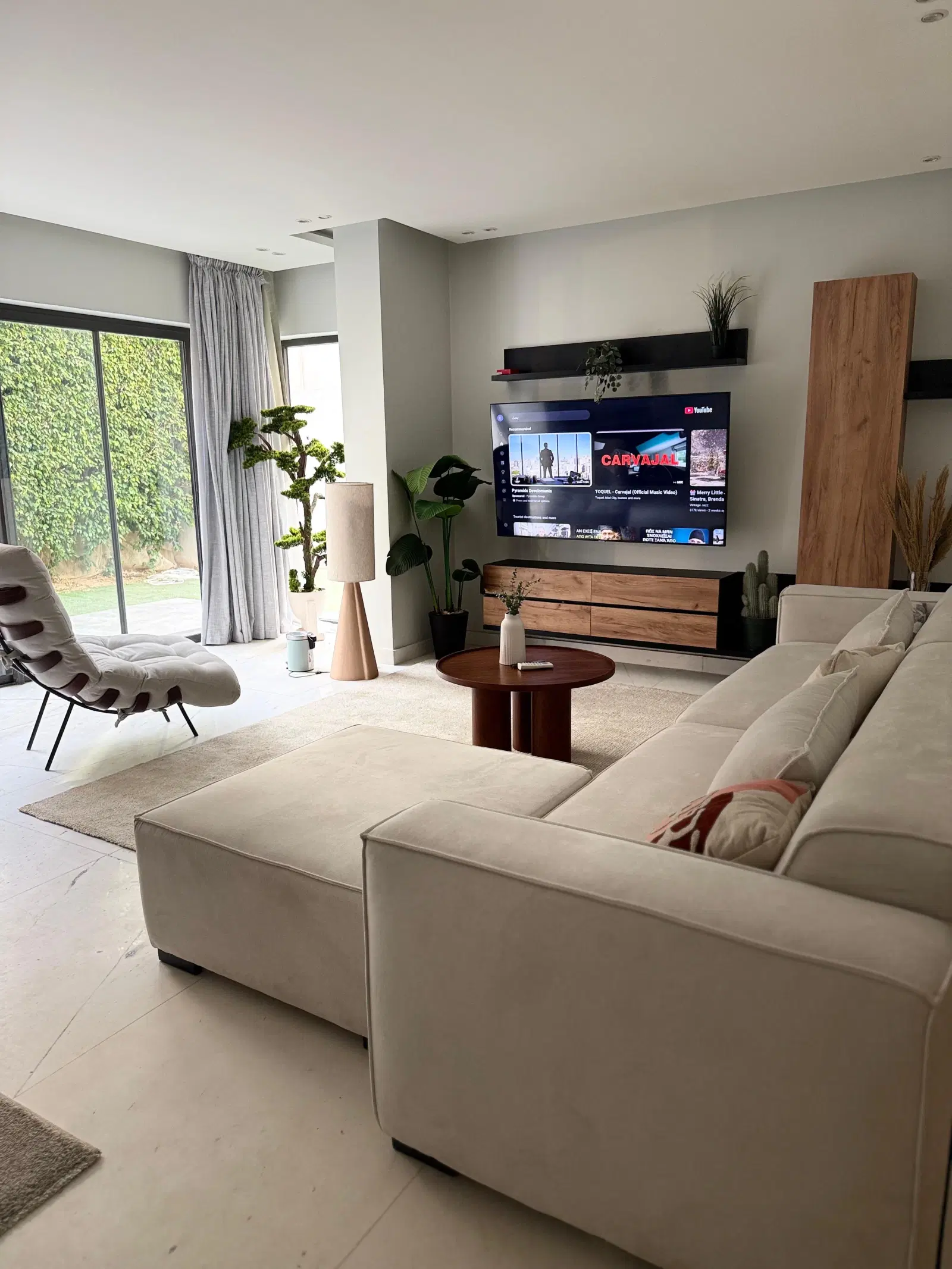 Apartment for rent Lake View Residence, ground unit with 100 sqm garden