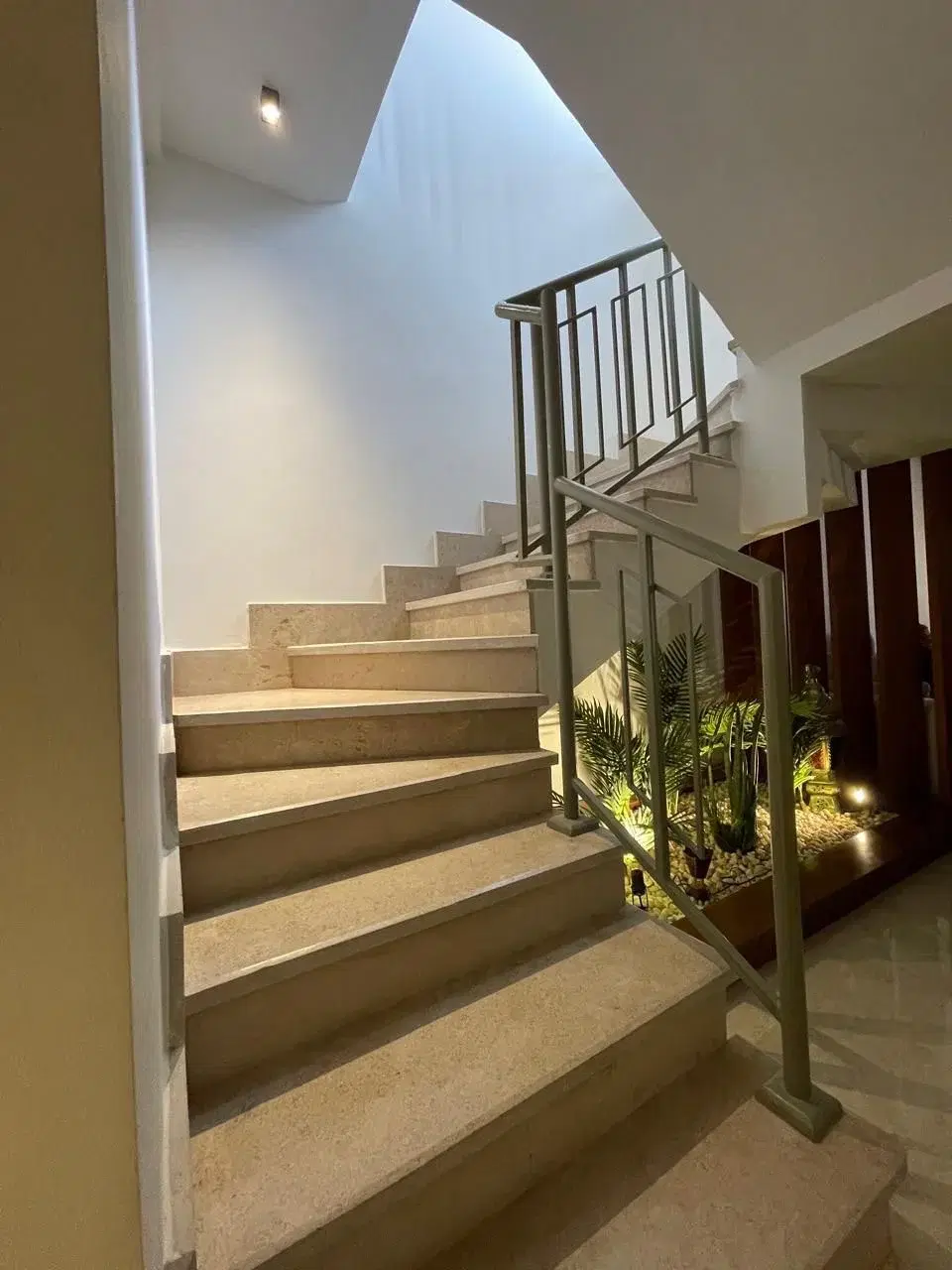 Spacious Penthouse For Sale with Stunning Views in New Cairo