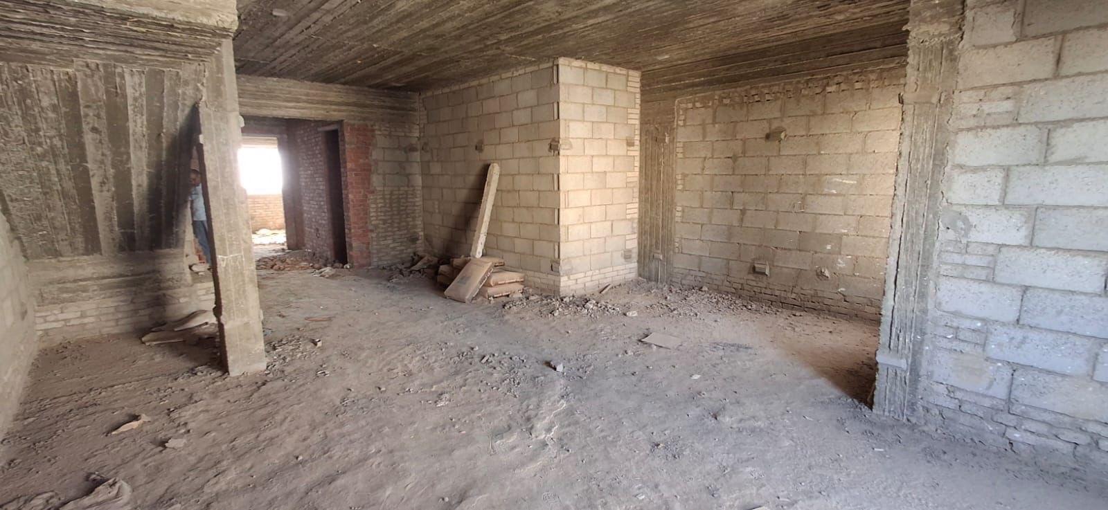 اي فيلا روف في القاهرة الجديدة: مساحة واسعة داخل ام في اتش بي