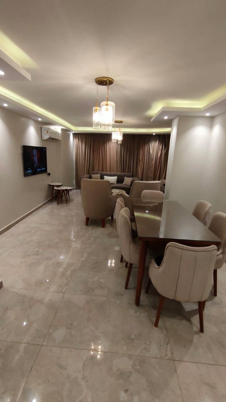شقة مفروشة للإيجار في المهندسين - 3 غرف، 200 متر