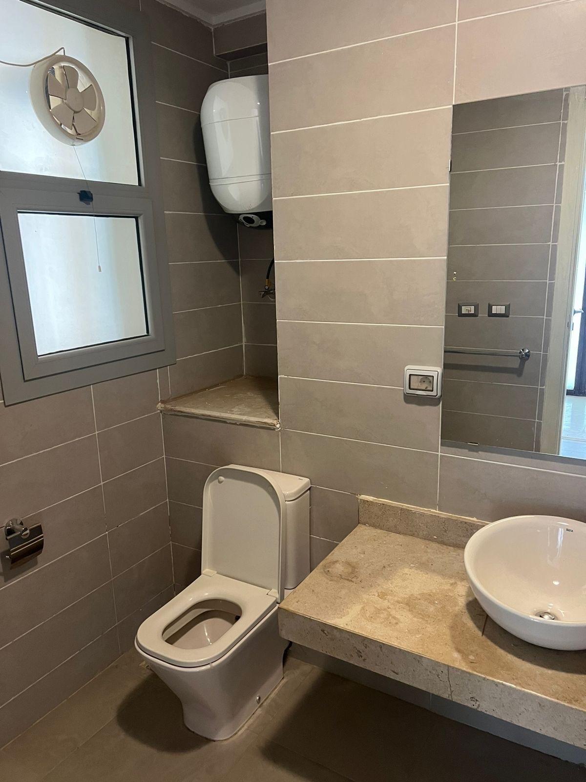 شقة 2 غرفة للإيجار في Village Gate Palm Hills - القاهرة الجديدة 150 متر