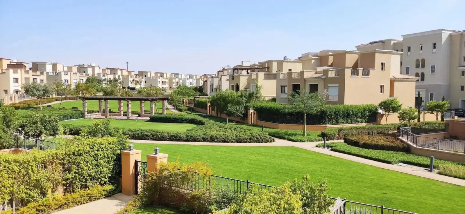 Fully furnished townhouse for rent in Mivida Avenues with 220 sqm ready to move in