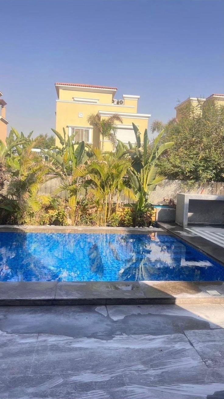 فيلا مفروشة فاخرة للإيجار في ميفيدا إعمار بمساحة واسعة