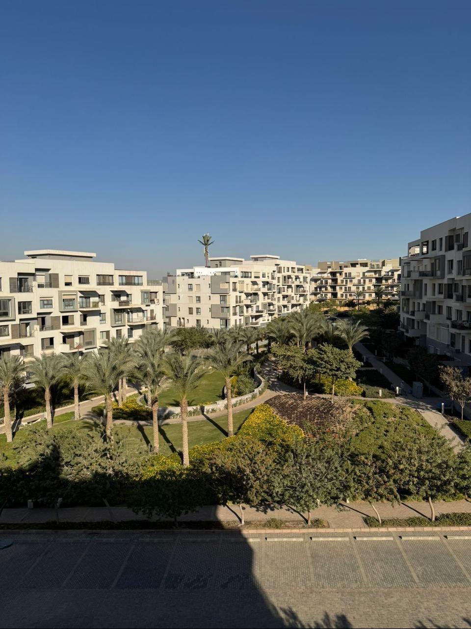 شقة فاخرة مفروشة بالكامل بغرفتي نوم في سوديك إيستاون