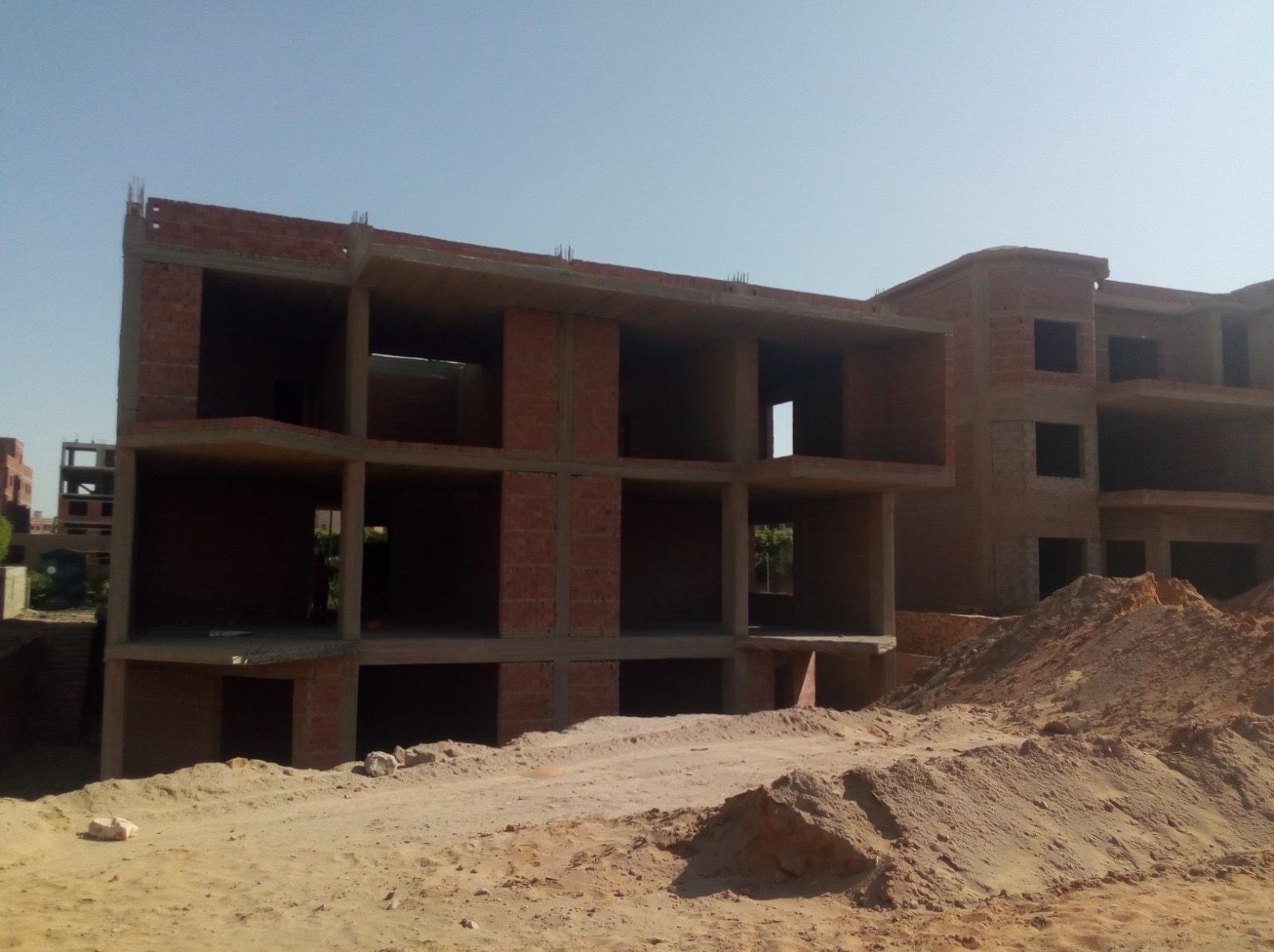 توين هاوس فاخر يطل على ملعب الجولف في قطامية ديونز – 600م