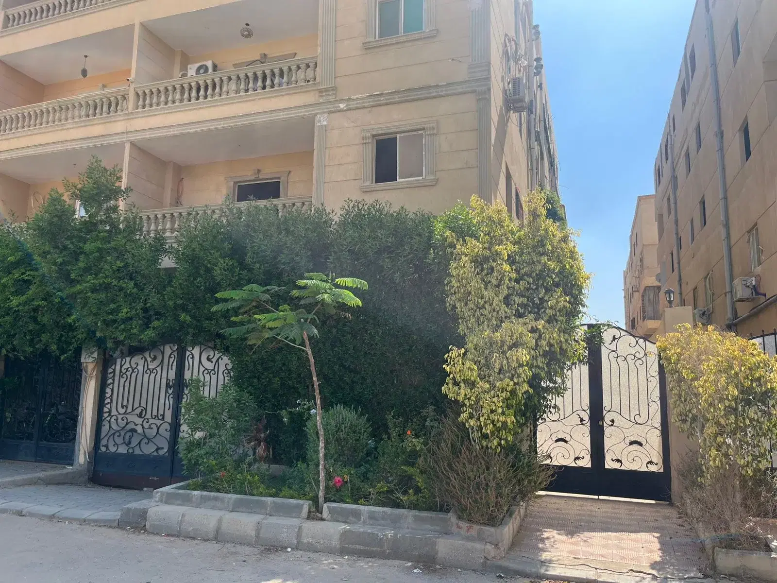 3-bed apartment in El Shorouk 2 — 200 sqm, private garden, ready to move