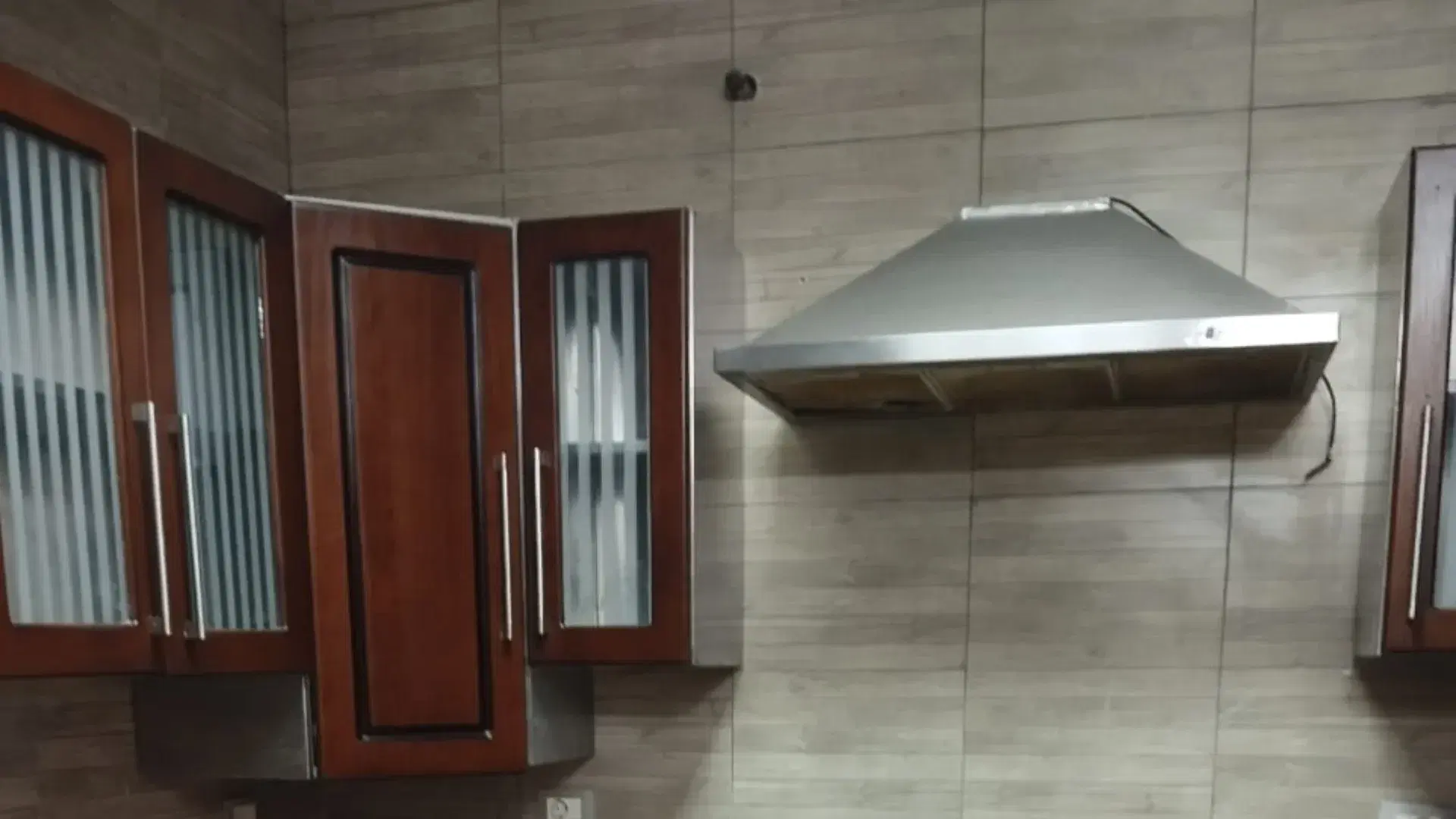دوبلكس متشطب البنفسج عمارات بجاردن 300م وبيزمنت 150م وجاكوزي