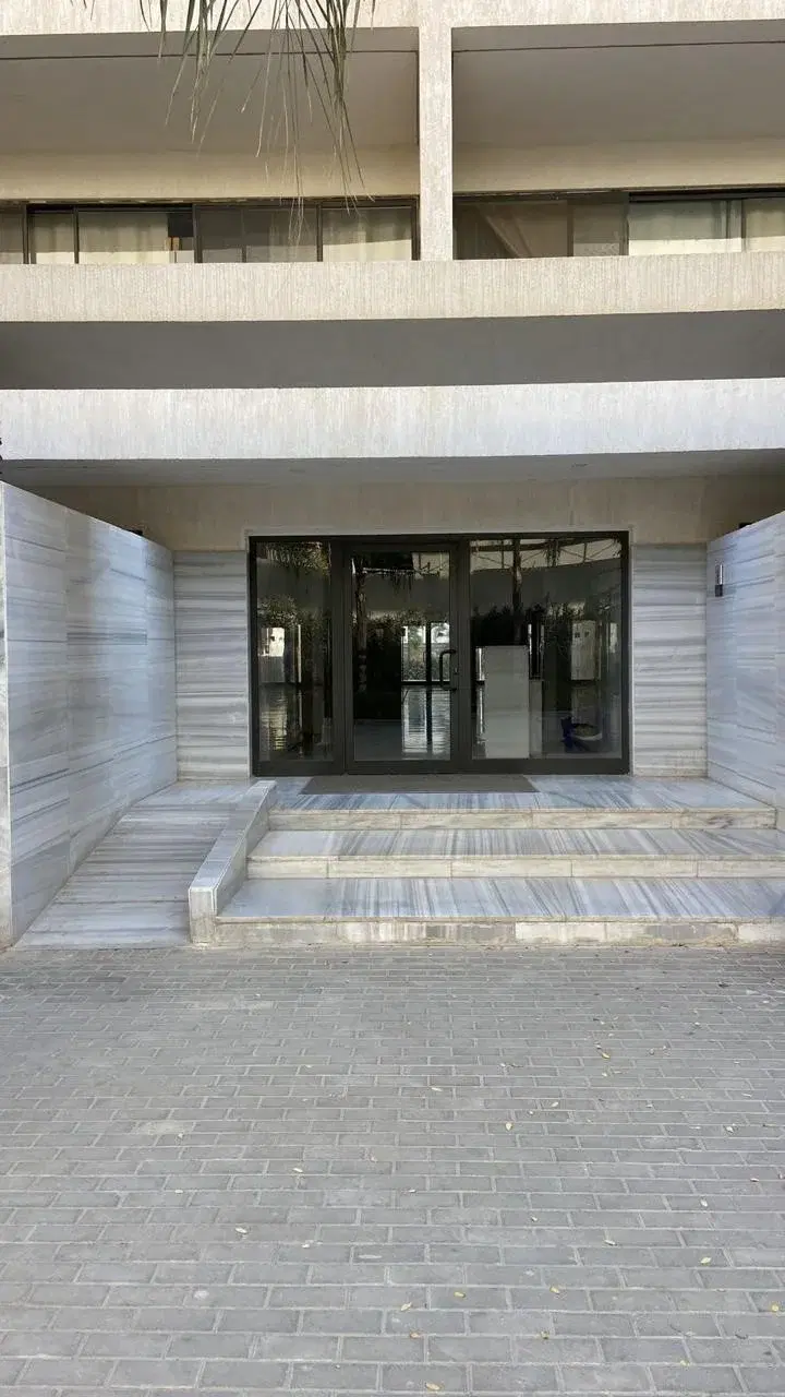 Furnished apartment Lake View, ground floor with 85 sqm garden for rent