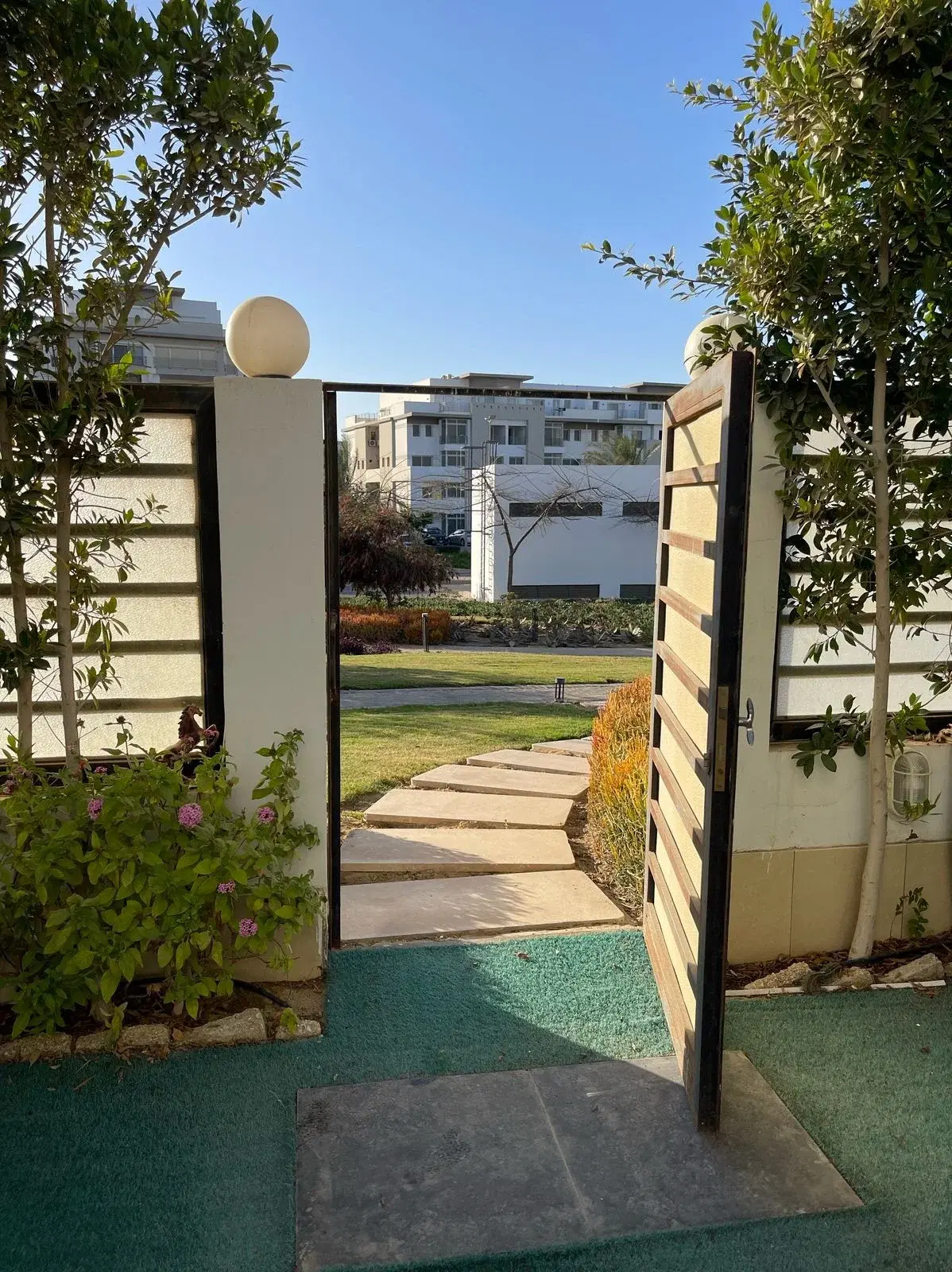 Fully finished townhouse in New Cairo at Hyde Park with private garden and spacious layout