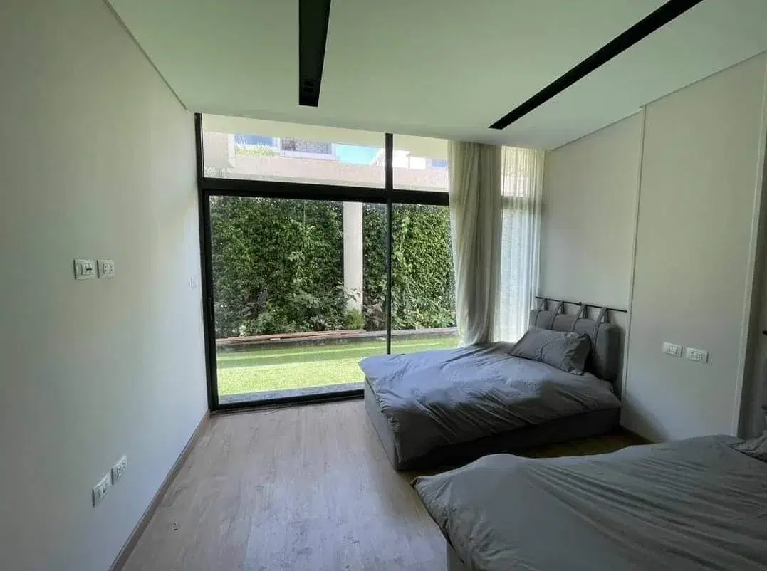 LakeView garden apartment sale, 125 sqm ground floor with 86 sqm garden