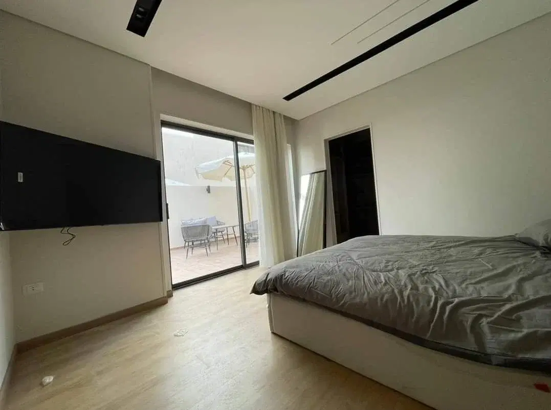 LakeView garden apartment sale, 125 sqm ground floor with 86 sqm garden