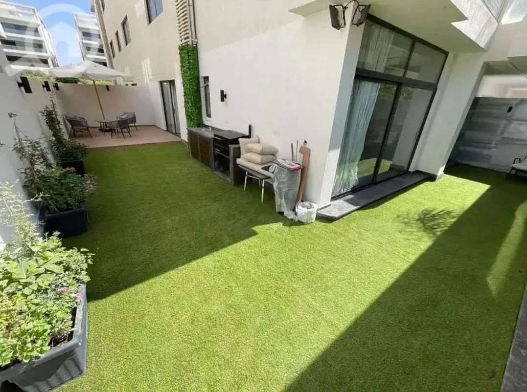 LakeView garden apartment sale, 125 sqm ground floor with 86 sqm garden
