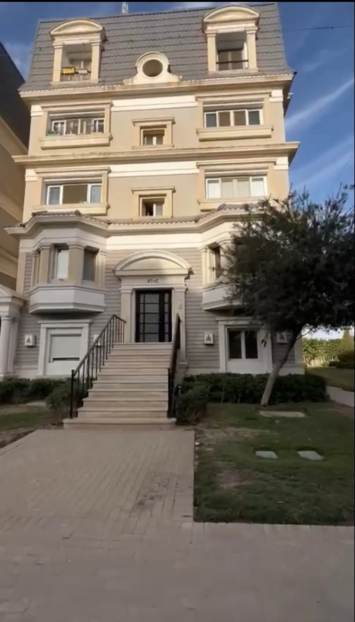 I villa for sale in Mountain View Hyde Park, 231 sqm, 80m garden