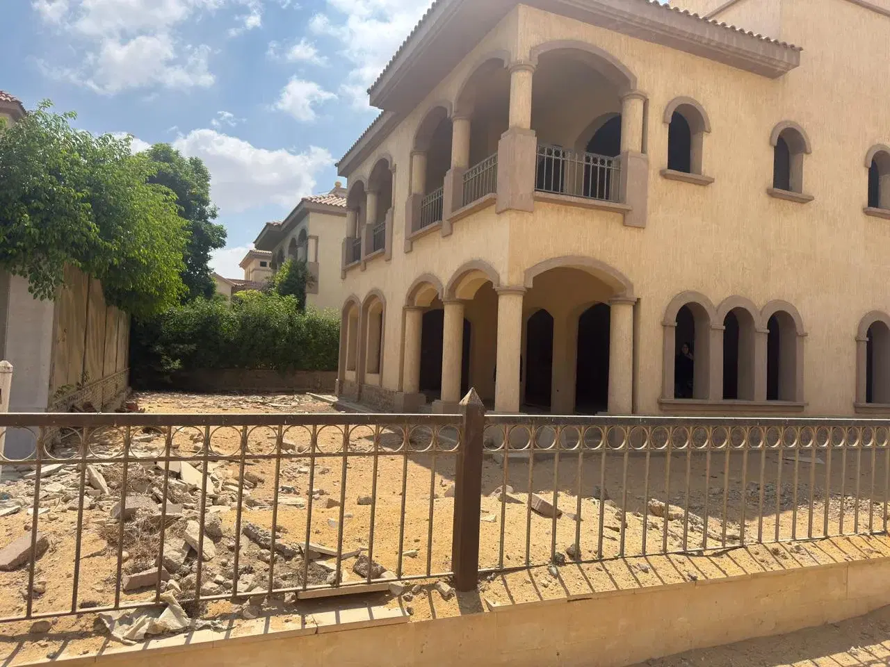 فيلا للبيع بالرحاب، القاهرة الجديدة — 4 غرف | مبنى 360 م² | أرض 550 م²