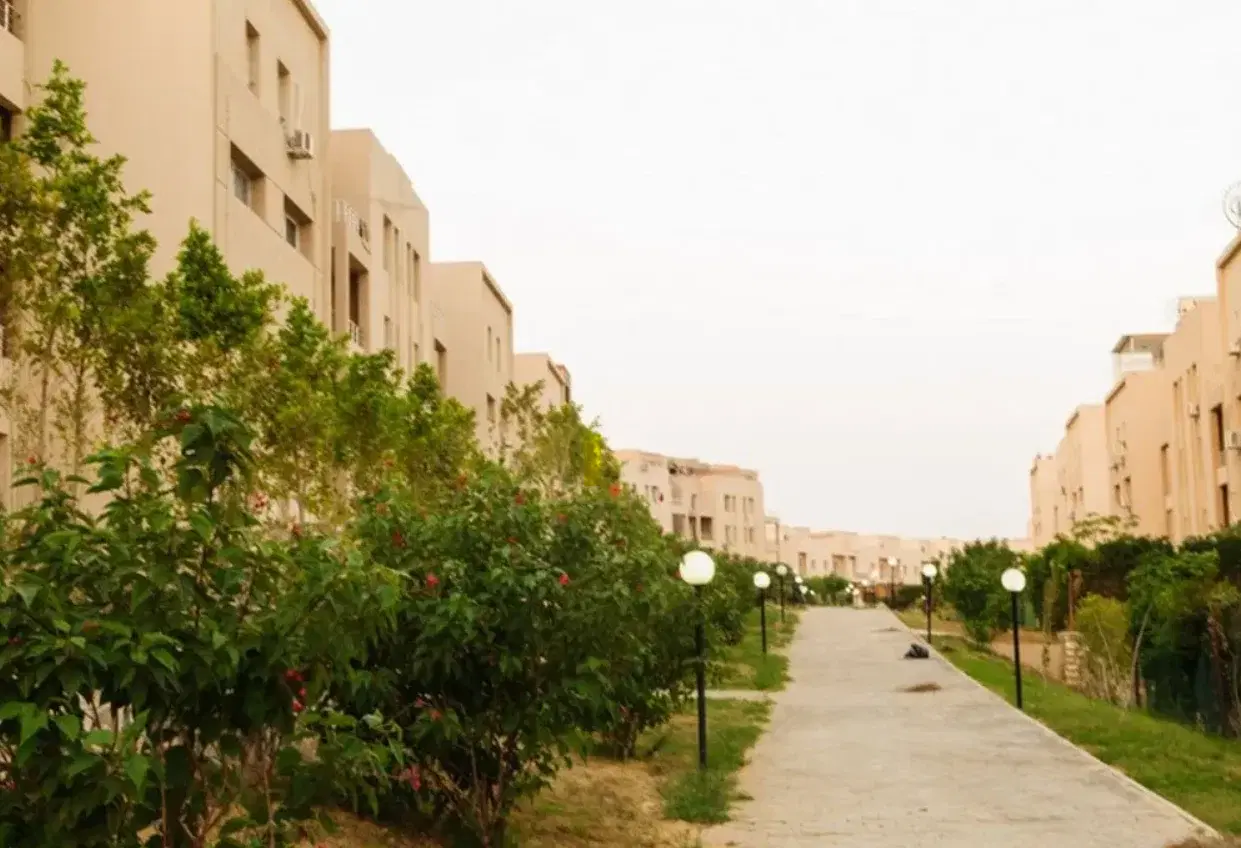 شقة طابق أرضي للبيع في كارما ريزيدنس — 3 غرف نوم، 3 حمامات، 140 م² + 90 م² حديقة