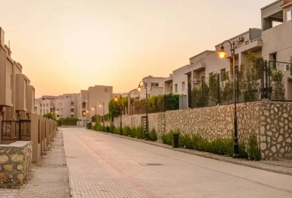 شقة طابق أرضي للبيع في كارما ريزيدنس — 3 غرف نوم، 3 حمامات، 140 م² + 90 م² حديقة