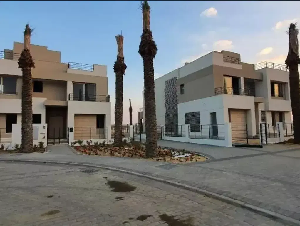 فلل للبيع في بالم هيلز التجمع الخامس – 3 غرف نوم من تطوير بالم هيلز