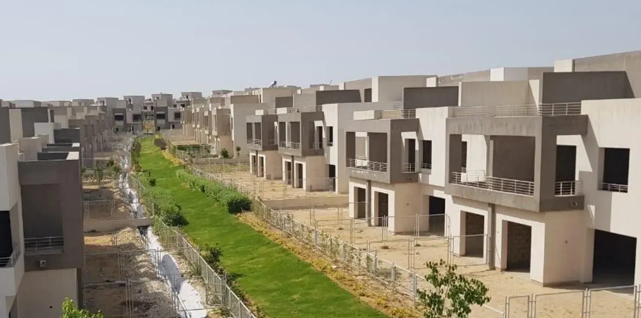 تاون هاوس مذهل للبيع في بالم هيلز جولف اكستنشن | 3 غرف نوم في 6 أكتوبر بواسطة بالم هيلز