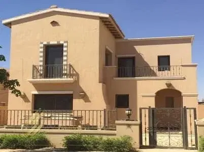 فيلا فاخرة للبيع في كمبوند بلاجيو بالتجمع الخامس من أركو