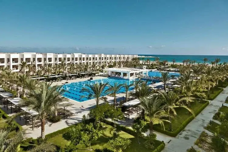 Penthouse فاخر للبيع في بلايا غزالة ب 4 غرف نوم في غزالة باي من جي للتطوير العقاري