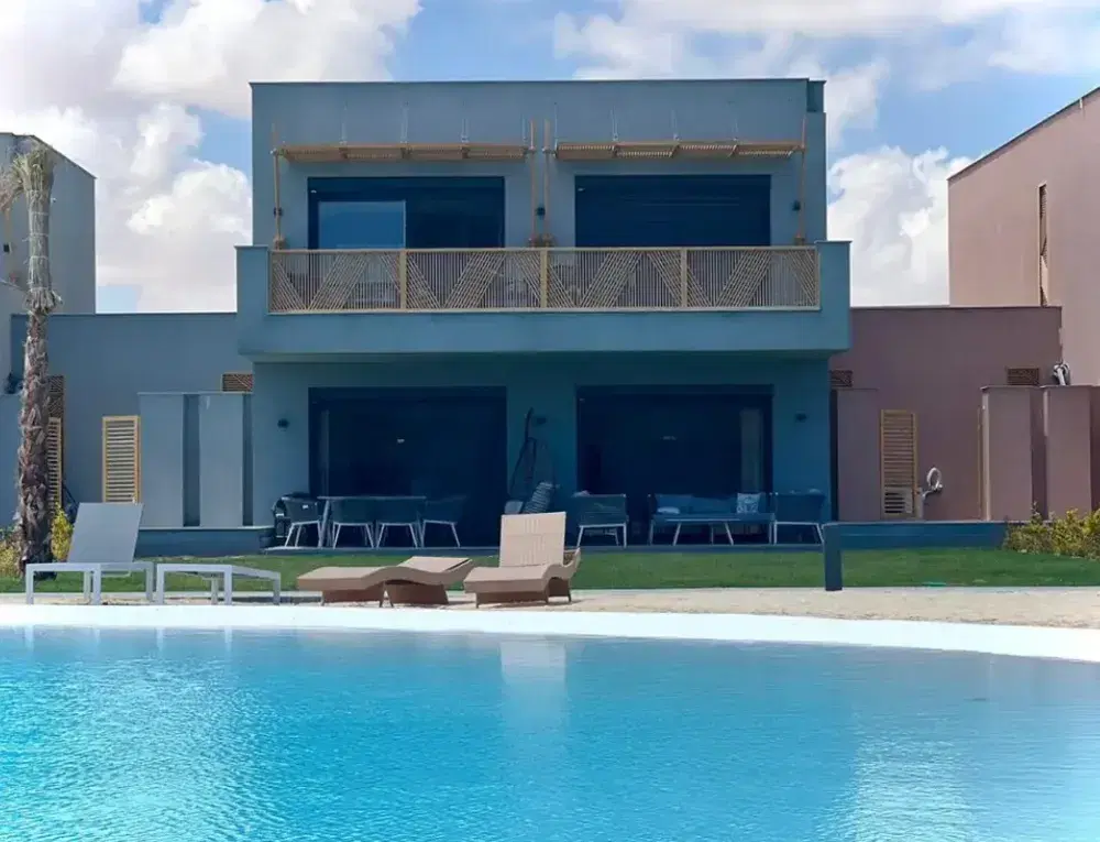 Stunning Twinhouse for Sale in Playa