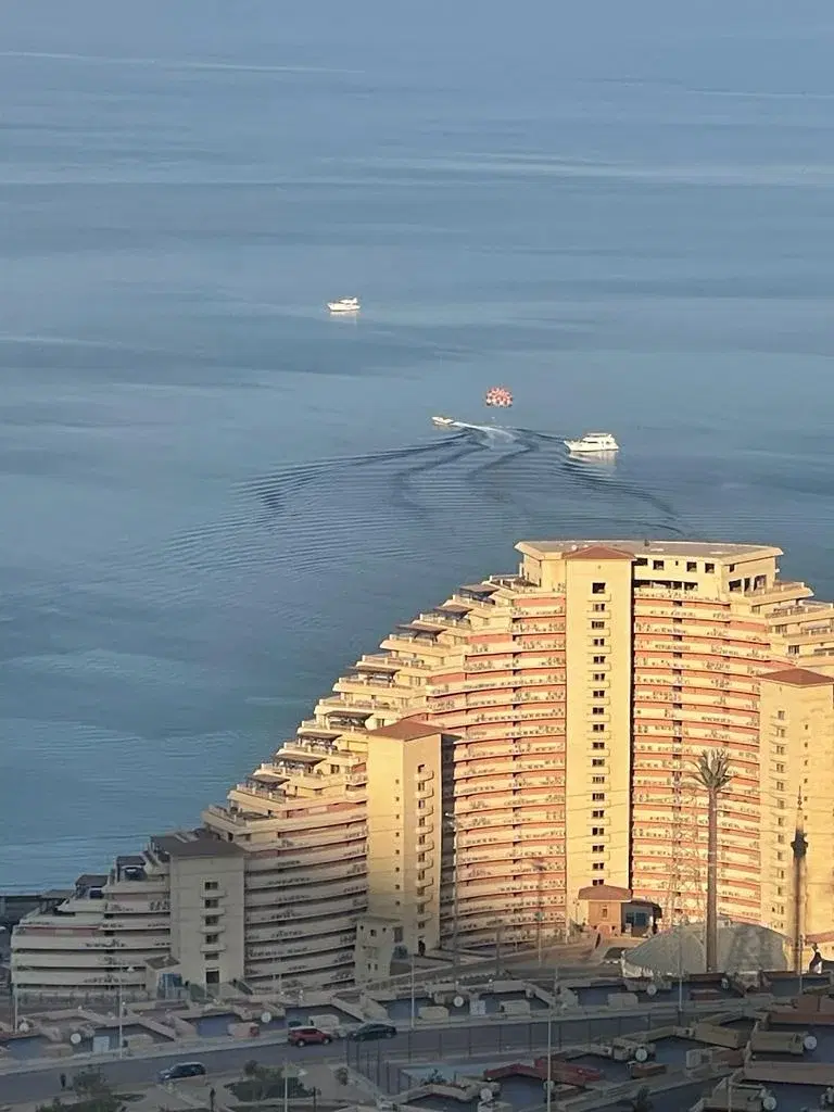 استوديو رائع للبيع في بورتو السخنة - 46م بإطلالات على البحر والمسبح