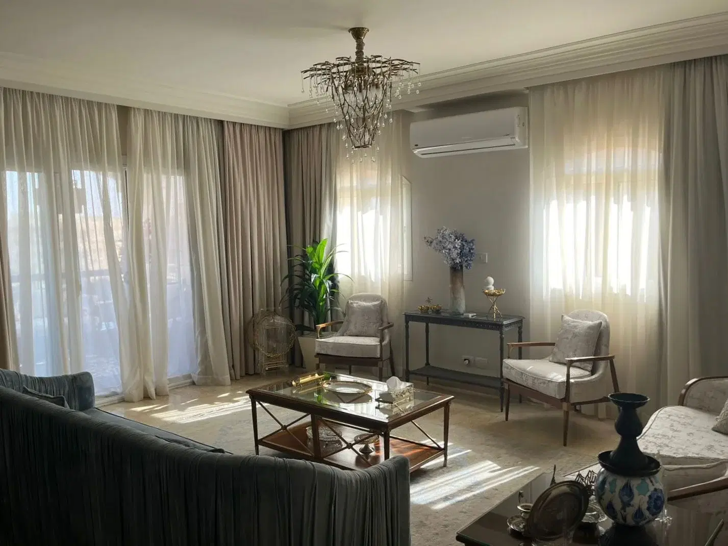 Luxurious Apartment for Sale in Beverly Hills