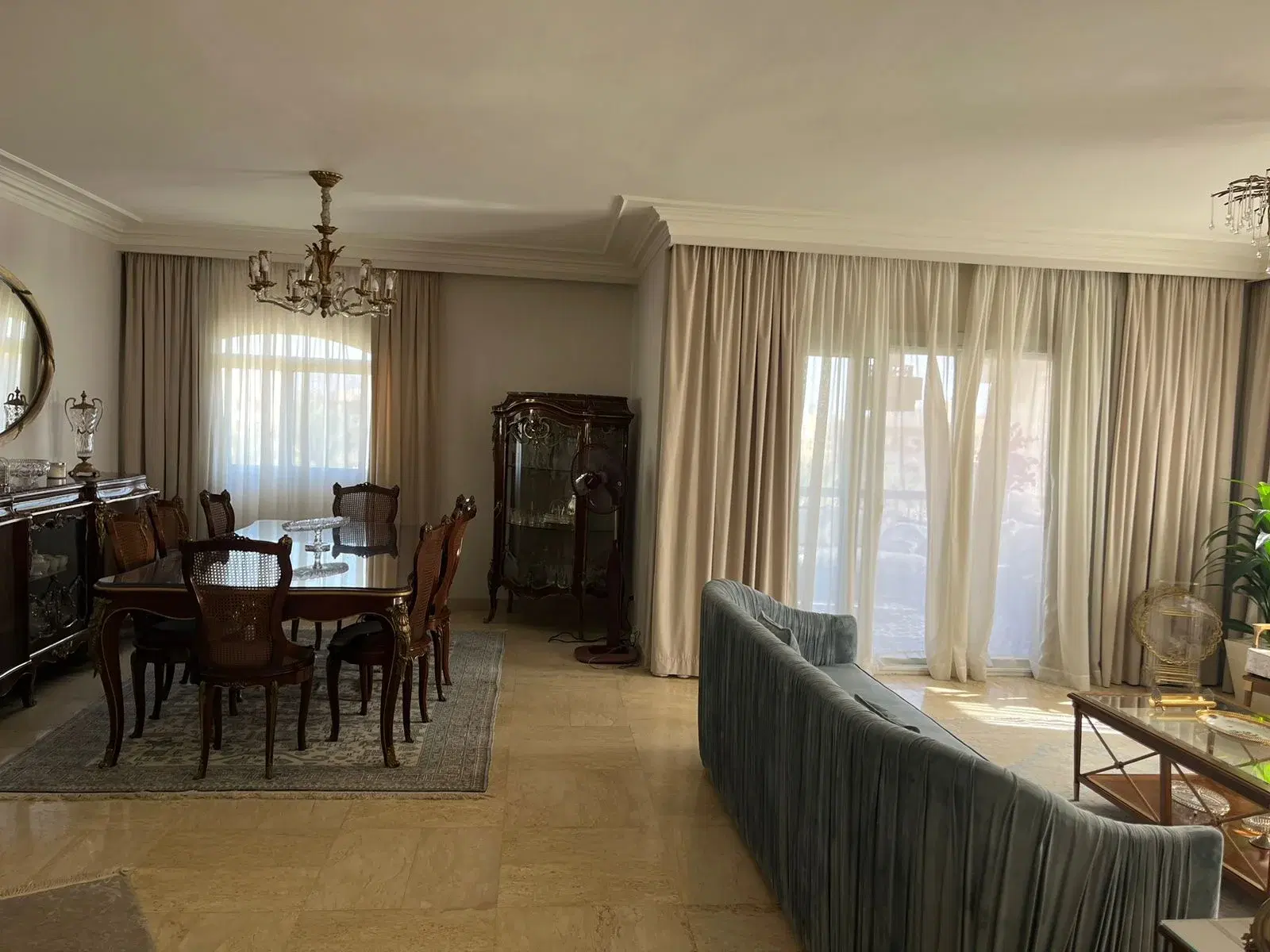 Luxurious Apartment for Sale in Beverly Hills