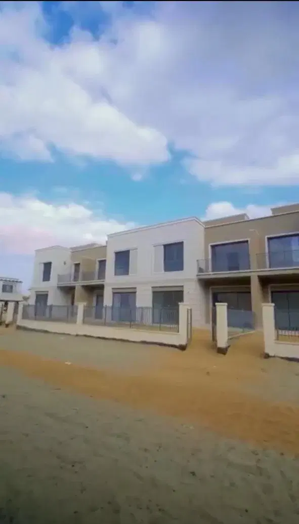 Luxurious Townhouse for Sale in Belle Vie
