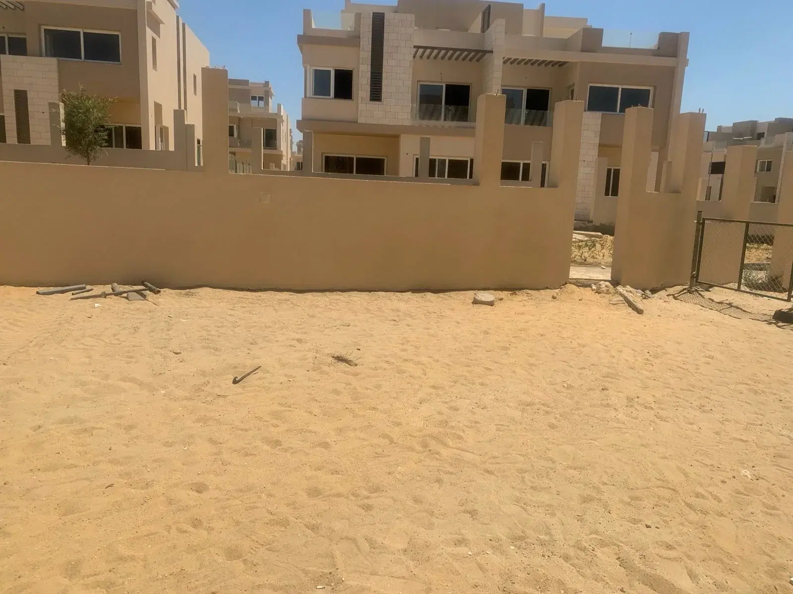 Luxurious Twinhouse for Sale in Tawny
