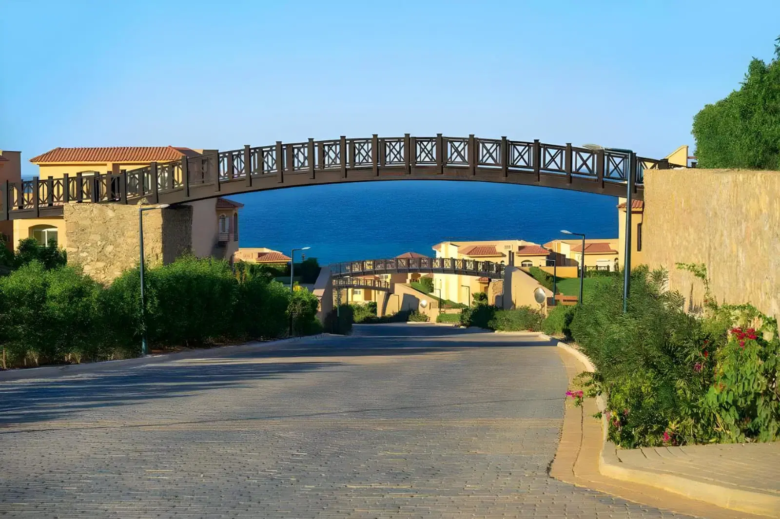 شاليه رائع للبيع في تلال العين السخنة من رويا ديفيلوبمنتس
