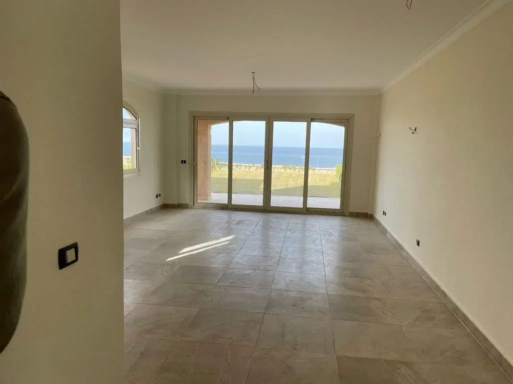 Luxurious Twinhouse for Sale in Telal Sokhna with 4 Bedrooms by Roya Developments