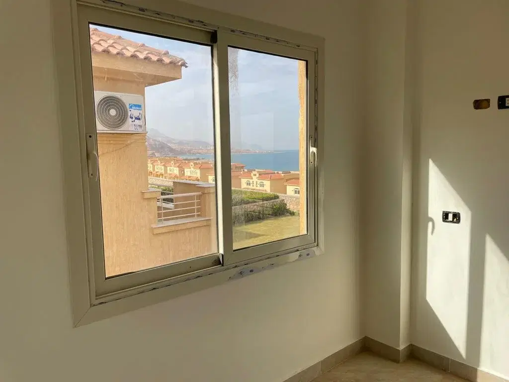 Luxurious Twinhouse for Sale in Telal Sokhna with 4 Bedrooms by Roya Developments