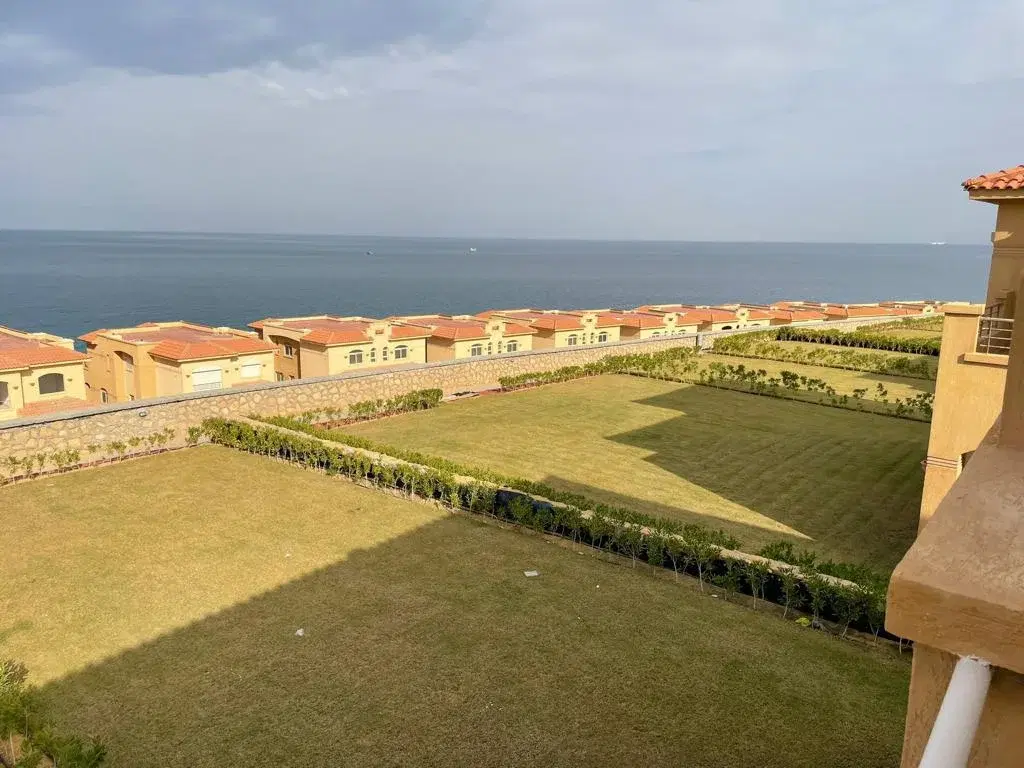 Luxurious Twinhouse for Sale in Telal Sokhna with 4 Bedrooms by Roya Developments