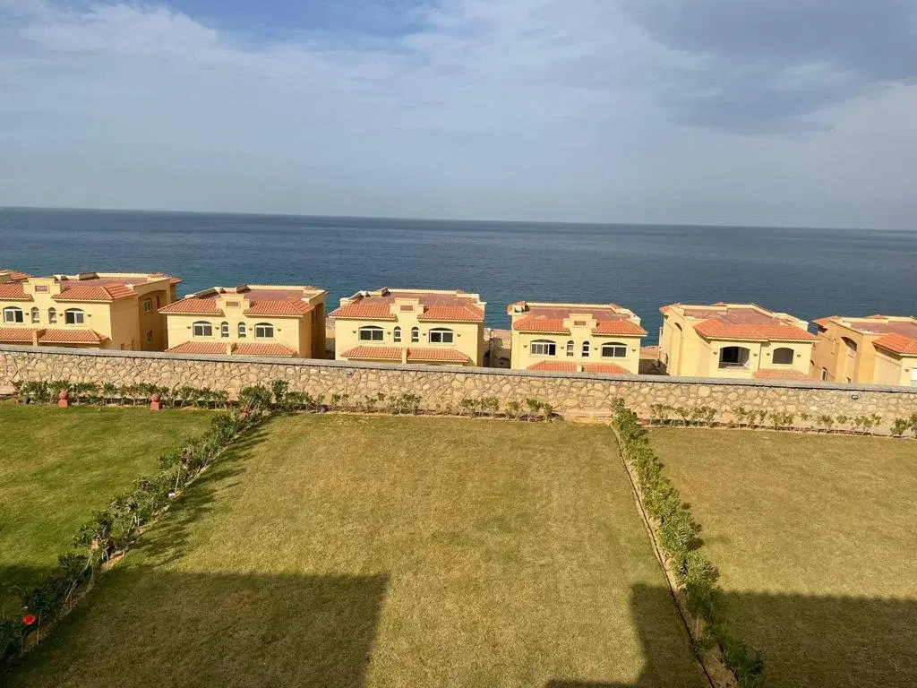 Luxurious Twinhouse for Sale in Telal Sokhna with 4 Bedrooms by Roya Developments