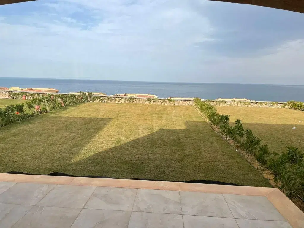 Luxurious Twinhouse for Sale in Telal Sokhna with 4 Bedrooms by Roya Developments