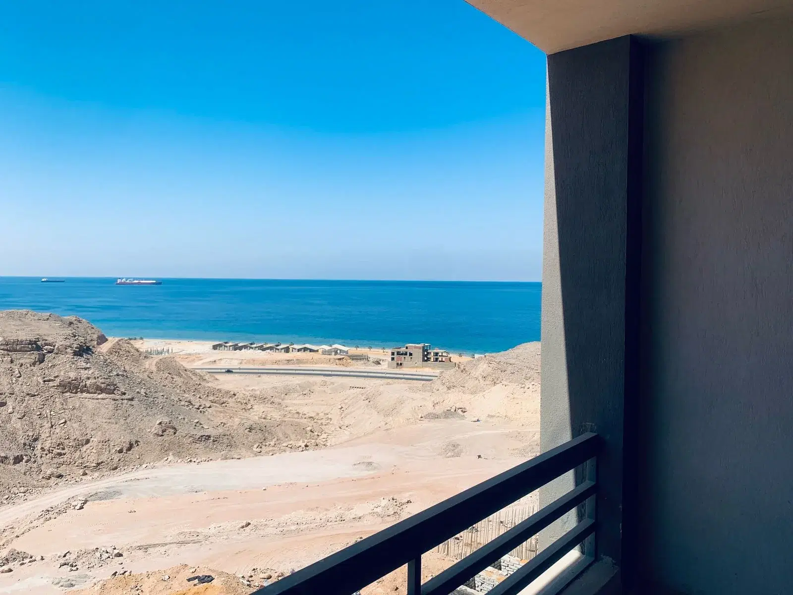 شقة رائعة للبيع في جبال العين السخنة