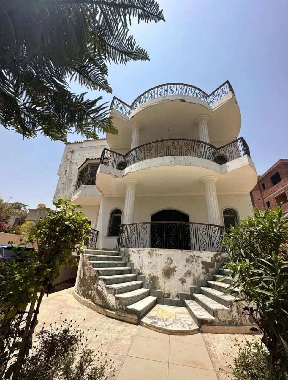 Stunning Villa for Sale in Garana