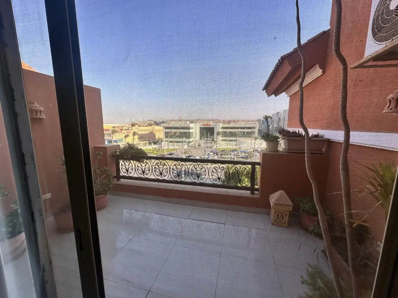 شقة أنيقة للبيع في جرين 3