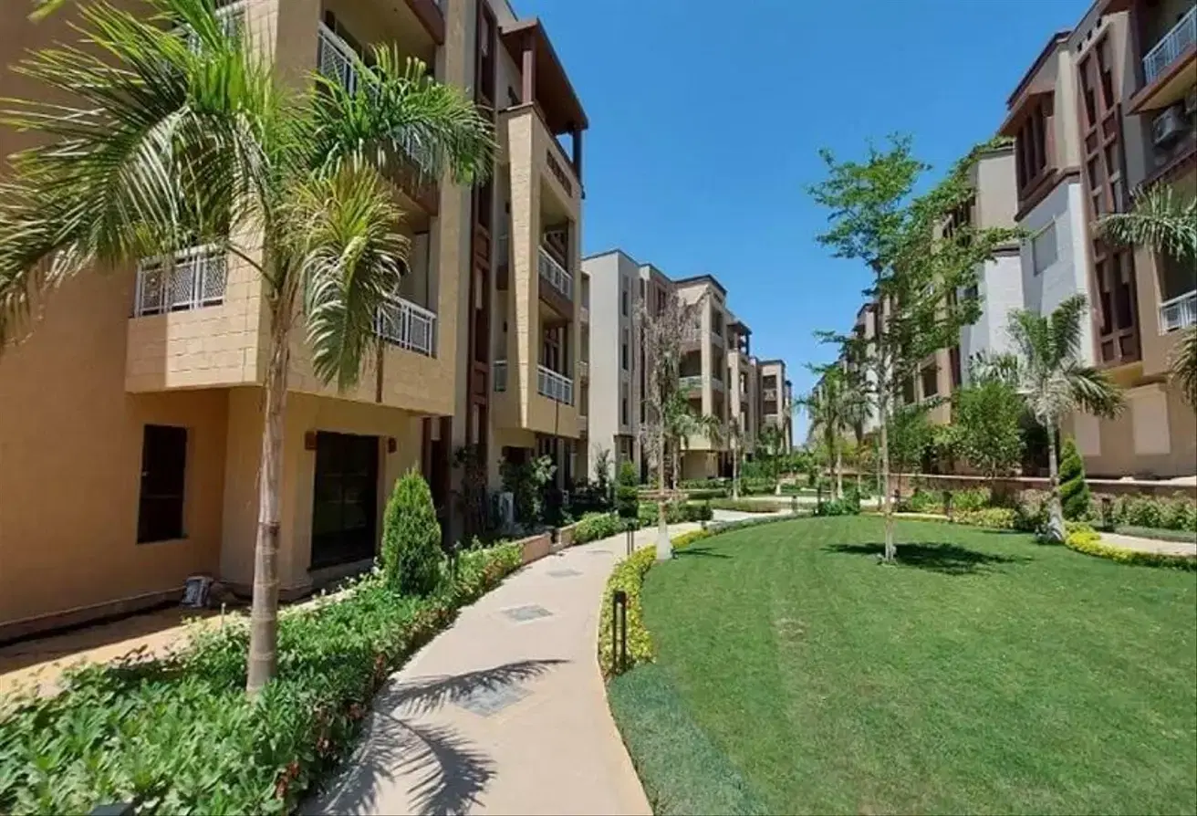 Luxurious 4-Bedroom Apartment for Sale in Green 5