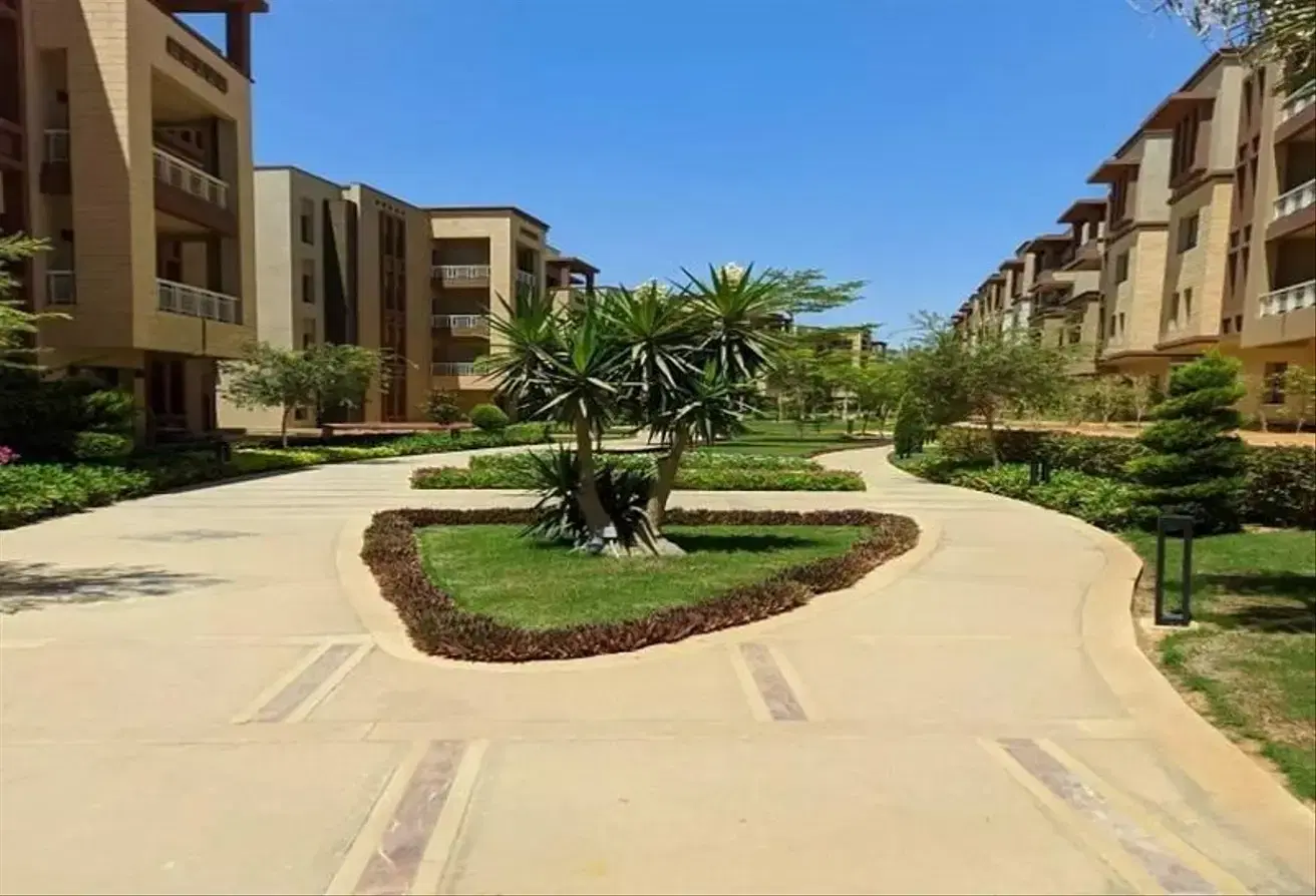 Luxurious 4-Bedroom Apartment for Sale in Green 5