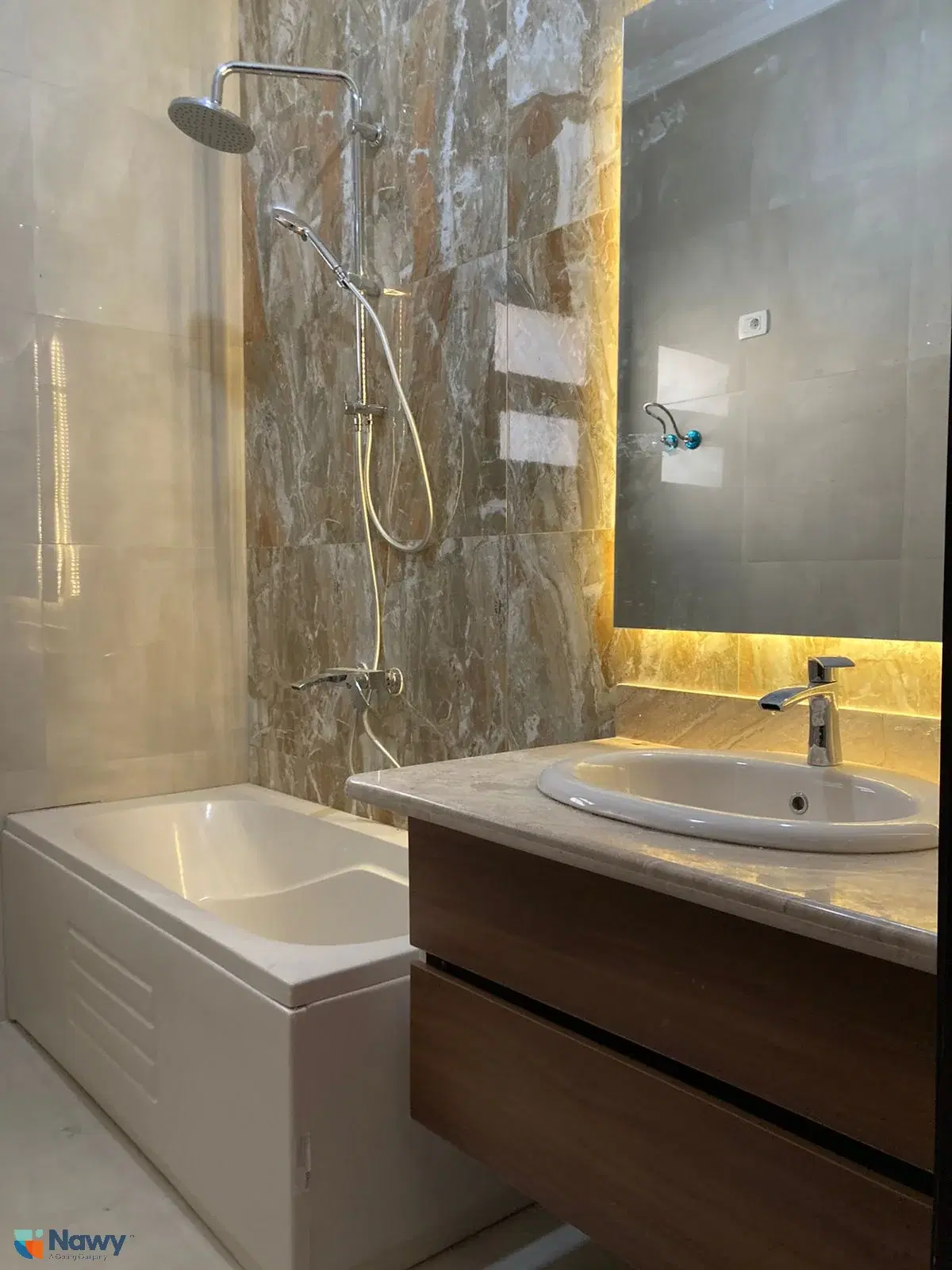 Green 5, Sheikh Zayed - 4-Bedroom Apartment for Sale