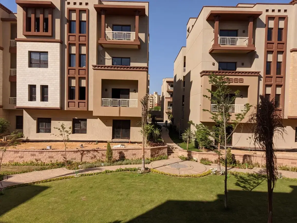 Spacious Apartment for Sale in Green 6