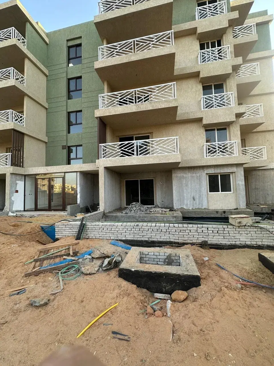 Luxurious Apartment for Sale in Green 6