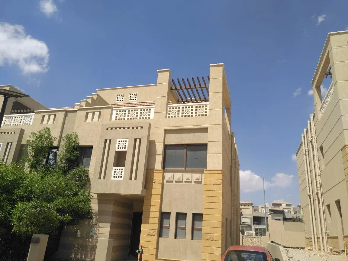 Stunning Twinhouse for Sale in Green 4, El Sheikh Zayed