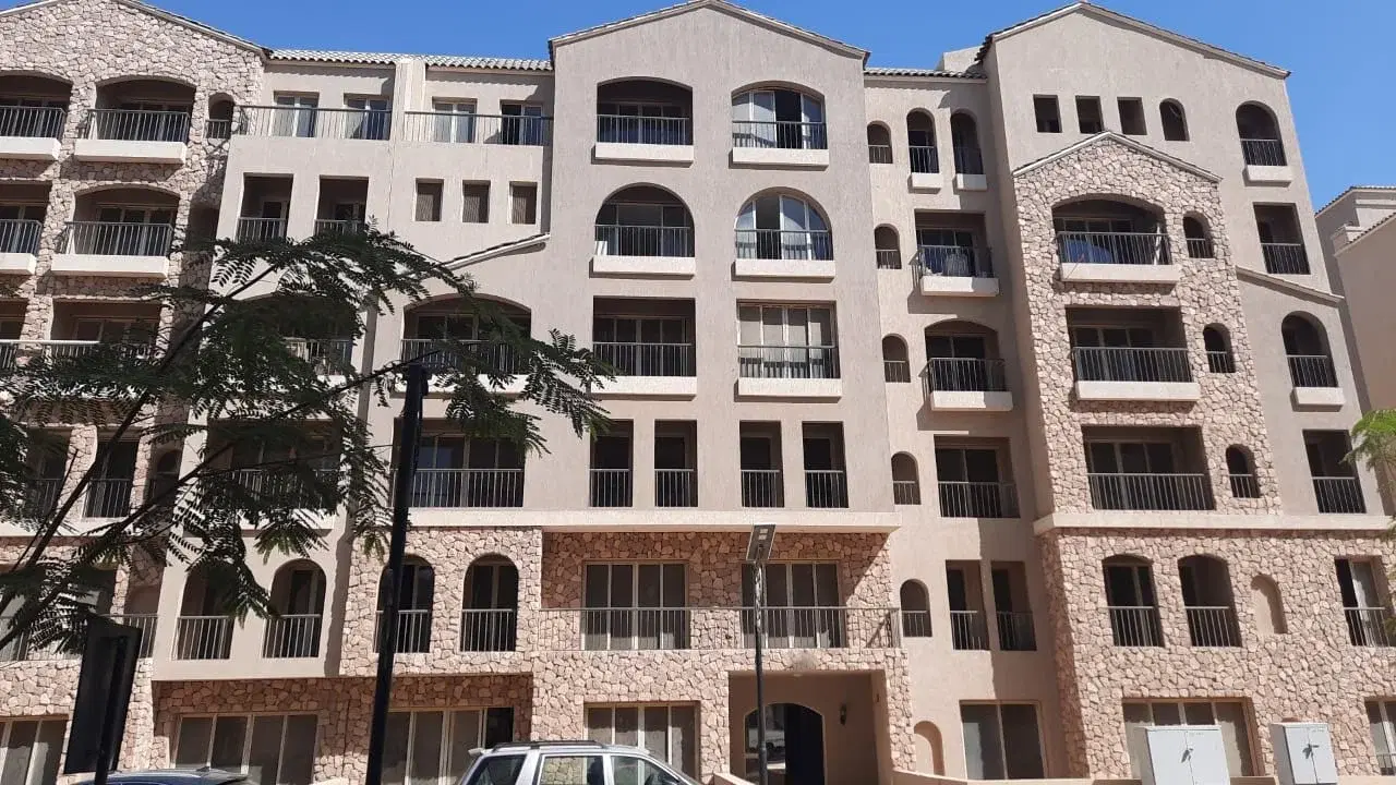 شقة رائعة مكونة من غرفتي نوم للبيع في كمبوند جرين سكوير، المستقبل سيتي من تطوير شركة الأهلي صبور